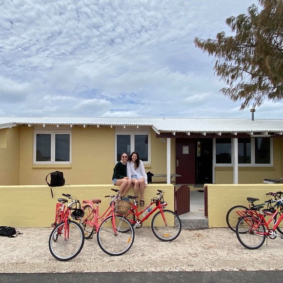 Meet your Posher, Alexandra - Picture 1 of 1